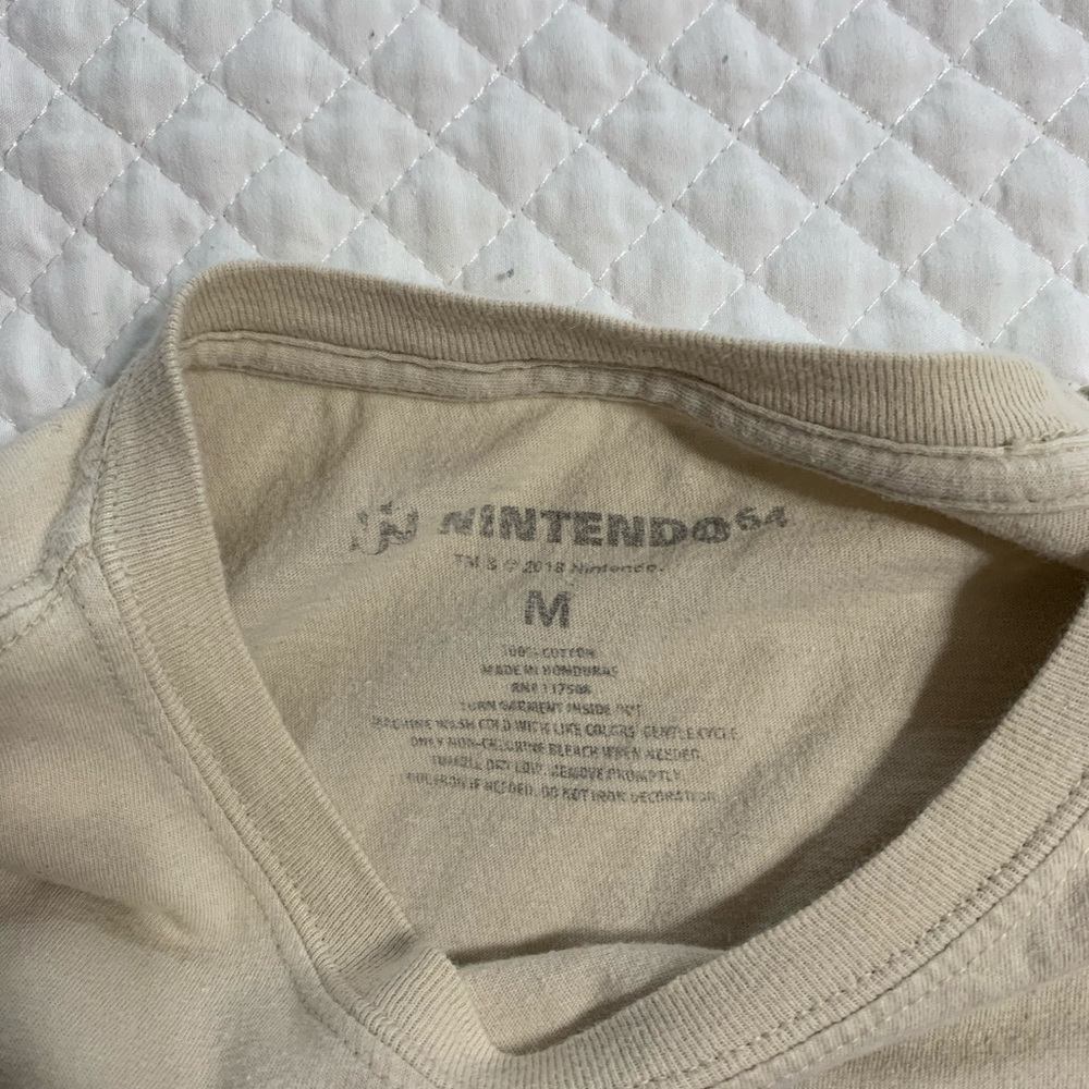 Nintendo T - Picture 2 of 3
